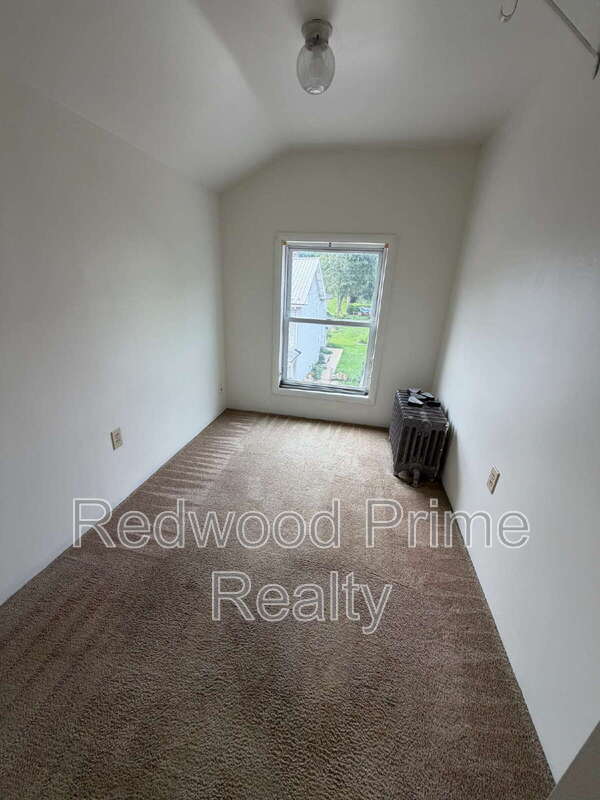 Building Photo - 1307 16th Ave