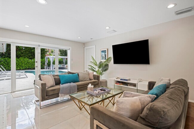 Foto del edificio - 2112 NE 32nd Ave