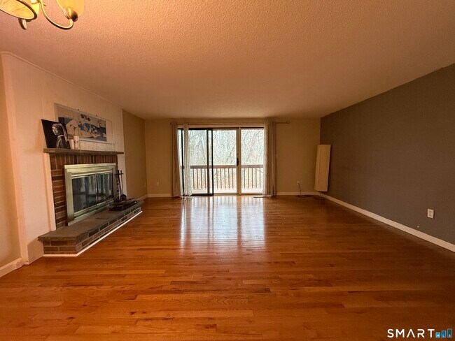 Foto del edificio - 32 Upper Pattagansett Rd