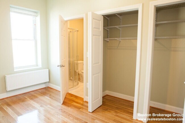 Foto del edificio - 301-305 Dudley St. Unit 8