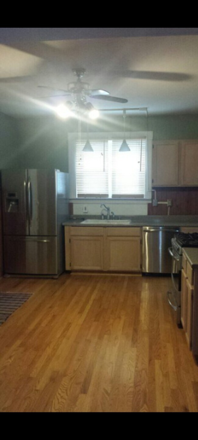 Foto del edificio - 1402 S State St