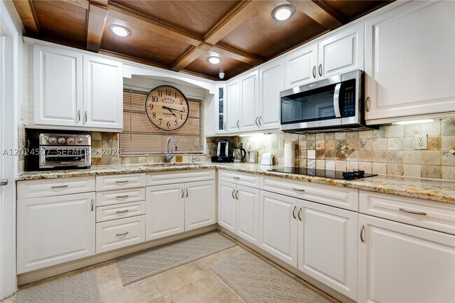 Foto del edificio - 2225 NW 170th St