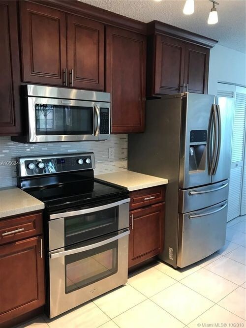 Foto del edificio - 501 SW 158th Terrace