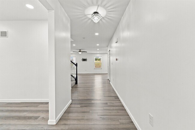 Foto del edificio - 621 Falling Brook Dr