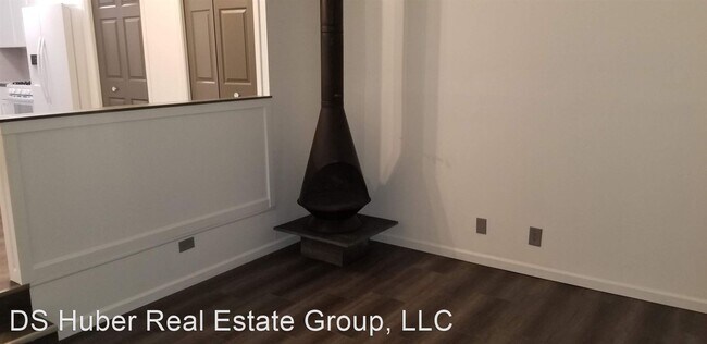 Building Photo - 2 br, 1 bath House - 2040 Lac Du Mont Dr.