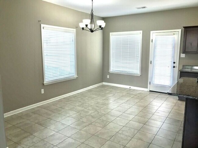 Foto del edificio - Available Now! 4-Bedroom 2.5 Bath Home In ...