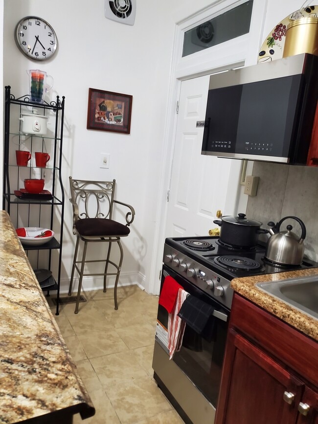 Cute, fully equipped galley kitchen - 11 S 2nd St