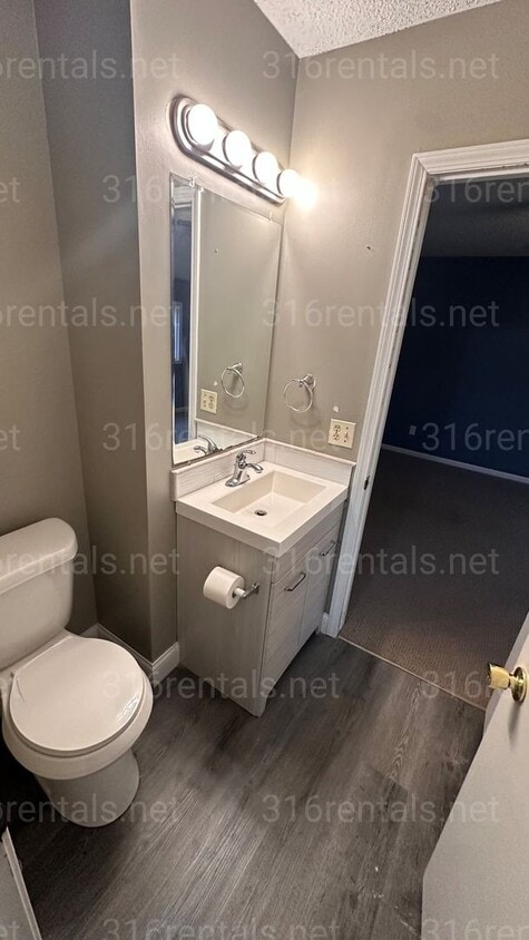 Foto principal - $1590 - 3 bedroom / 2.5 bathroom - Single ...
