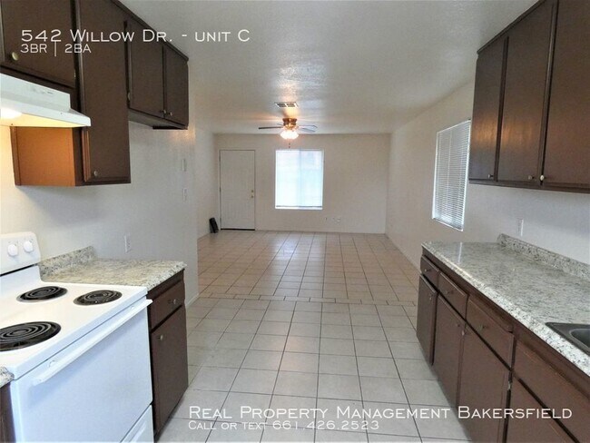 Building Photo - 542 Willow Dr Unit C