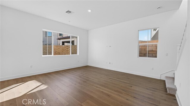 Building Photo - 107 Pansy