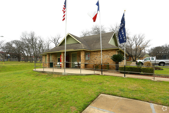 Manchaca Commons Apartments