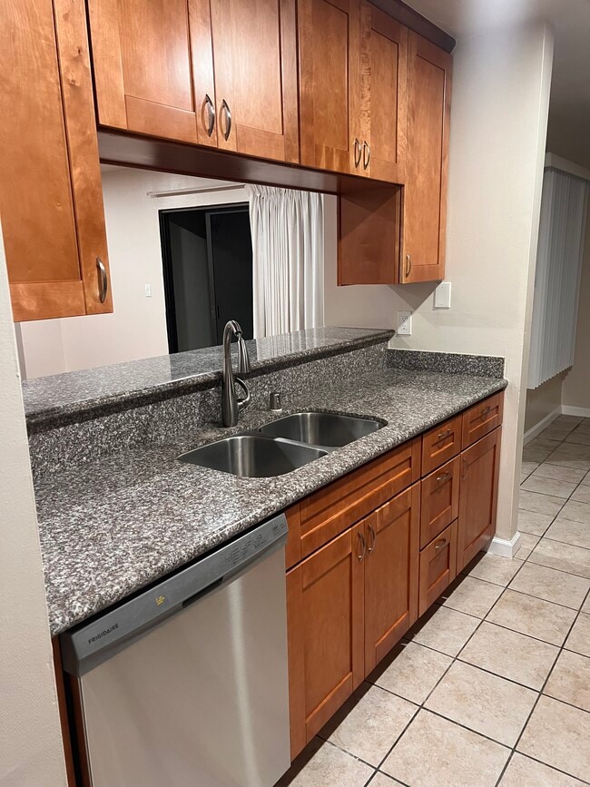 Building Photo - 281 Juana Ave