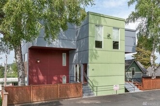Building Photo - 49 W Etruria St
