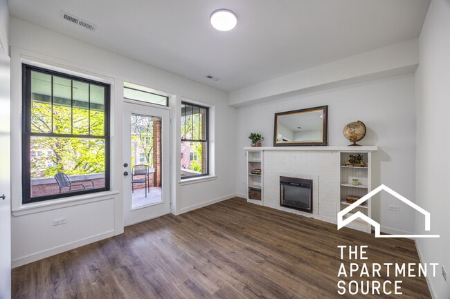 Building Photo - 4410 N Greenview Ave