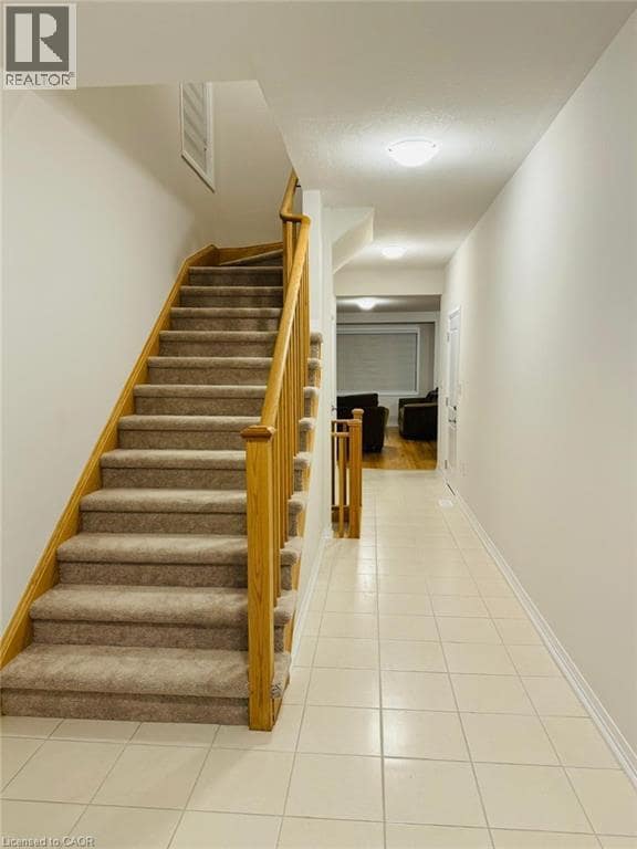 Building Photo - 15 Blacklock St