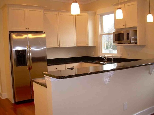 Foto del edificio - 245 Rutledge Ave