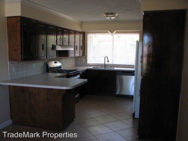 Foto del edificio - 3 br, 2 bath House - 412 Carothers