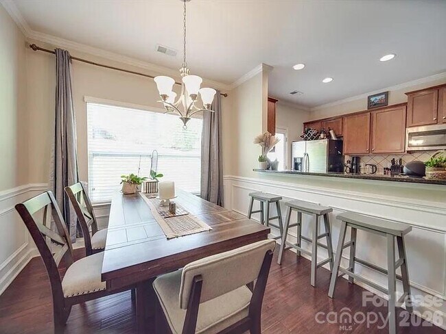 Foto del edificio - 5657 Tipperlinn Way