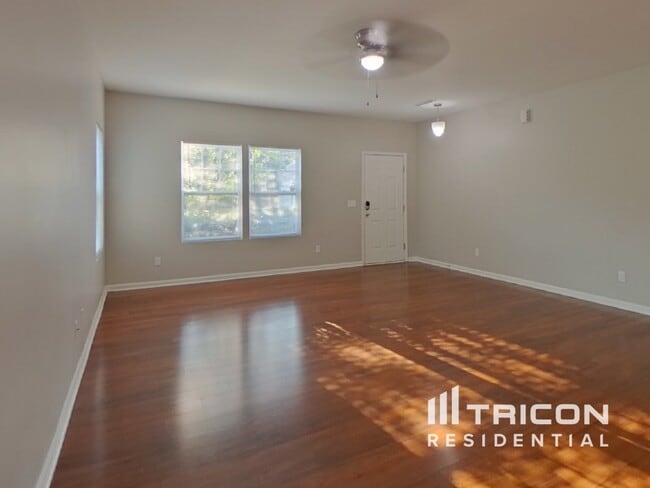 Foto del edificio - 625 Rook Rd