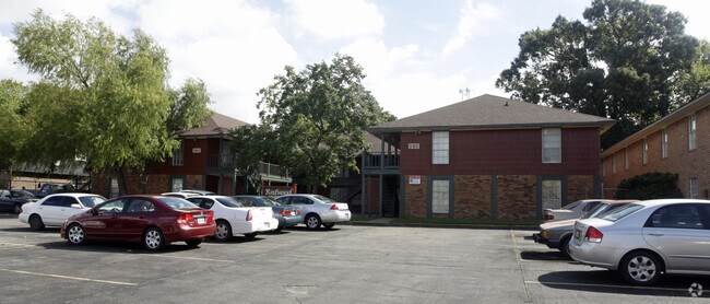 Primary Photo - Redwood Apartments