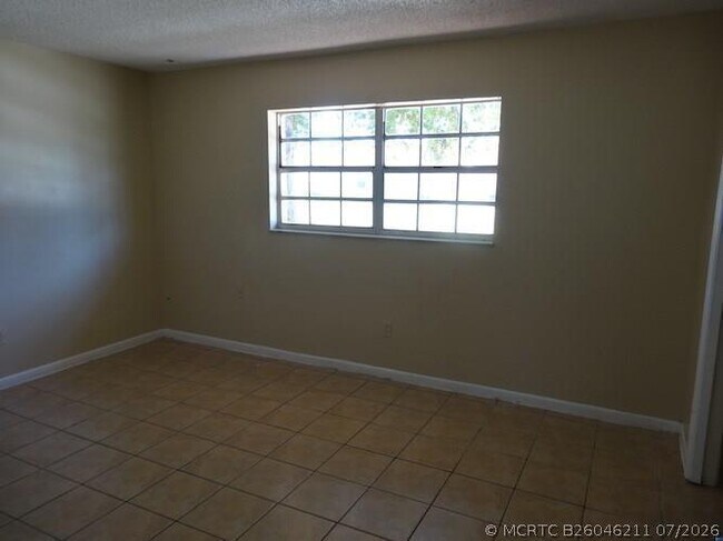 Foto del edificio - 2400 NW 21st St