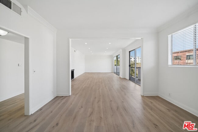 Foto del edificio - 333 S Elm Dr