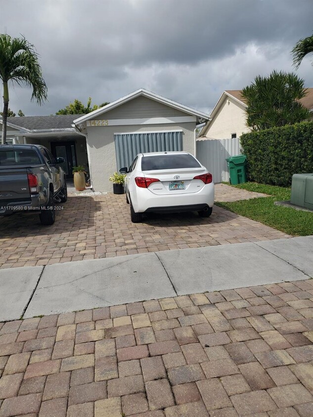 Foto principal - 14223 SW 153rd Terrace