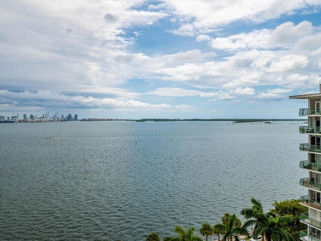 Foto del edificio - 1402 Brickell Bay Dr