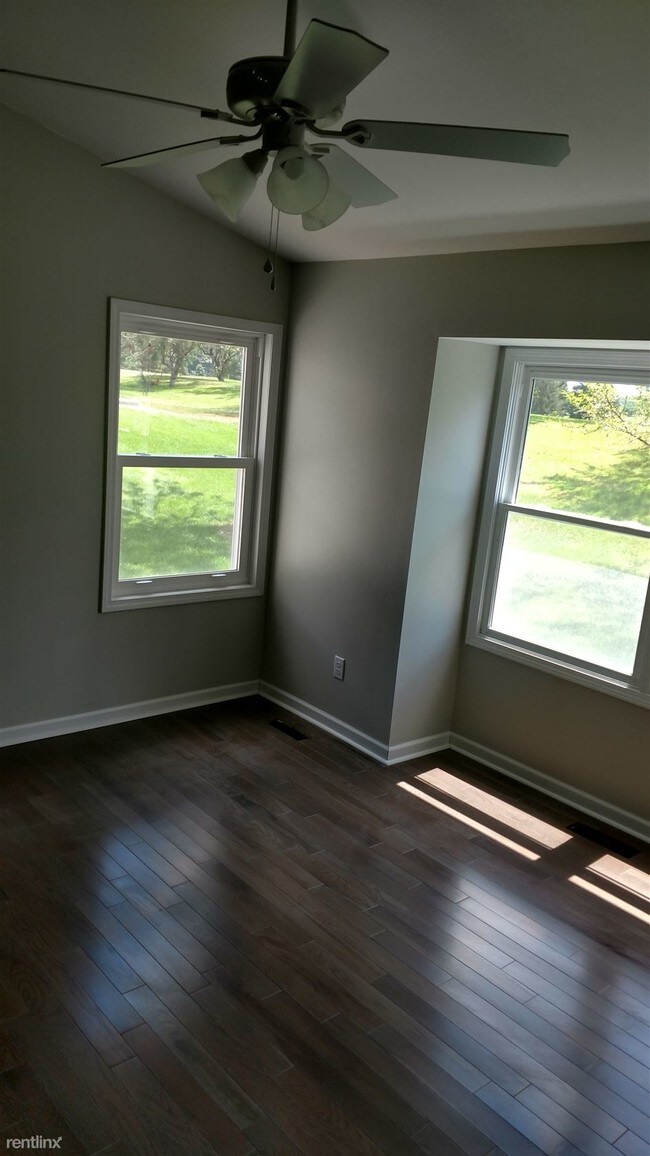 Building Photo - 3 br, 2.5 bath Condo - 3716 Woodbridge Ln