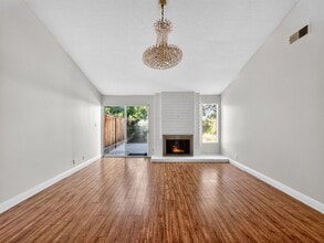 Building Photo - 4421 Sandburg Way