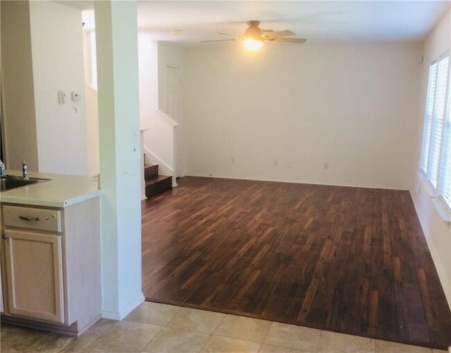 Building Photo - 826 Palitine Ln