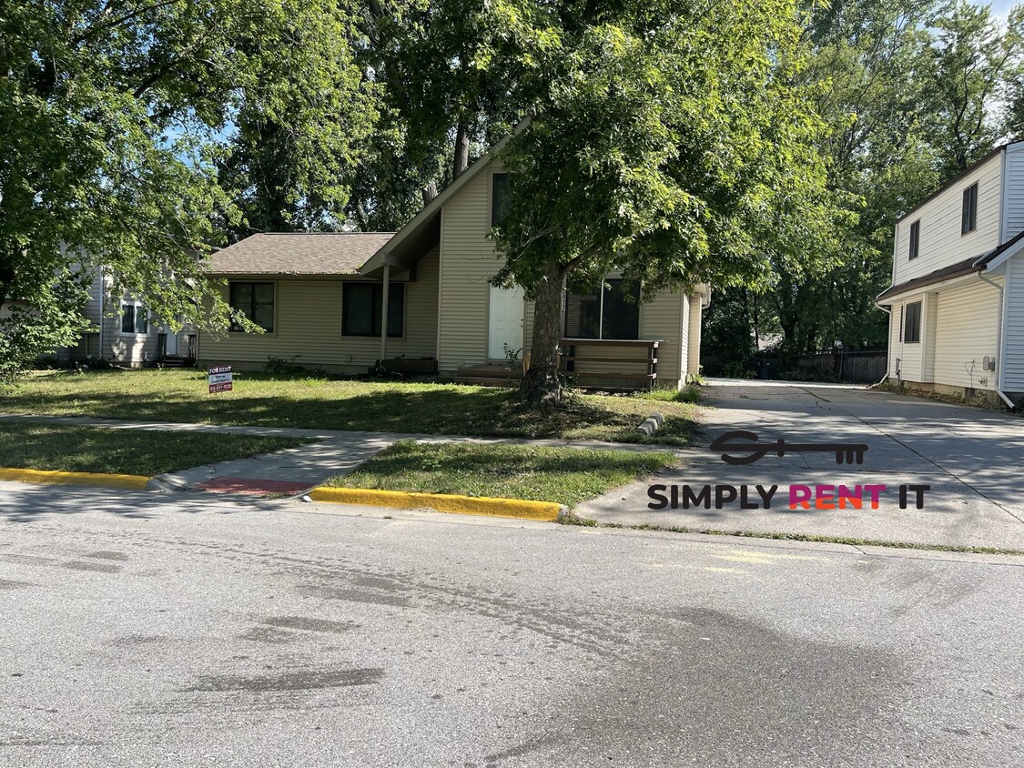 Foto principal - Huge 3 Bedroom Duplex in Ames