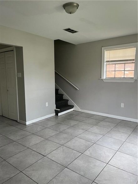 Building Photo - 8548 Valor Dr