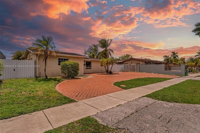 Foto del edificio - 7920 NW 171st St