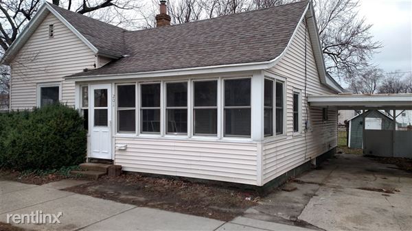 Primary Photo - 201 E 16th St
