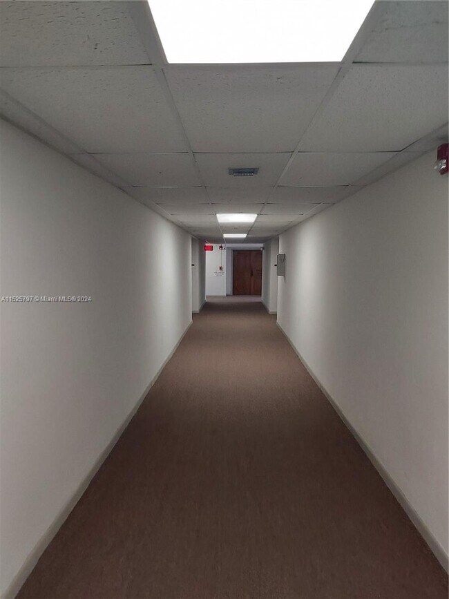 Foto del edificio - 5800 SW 127th Ave