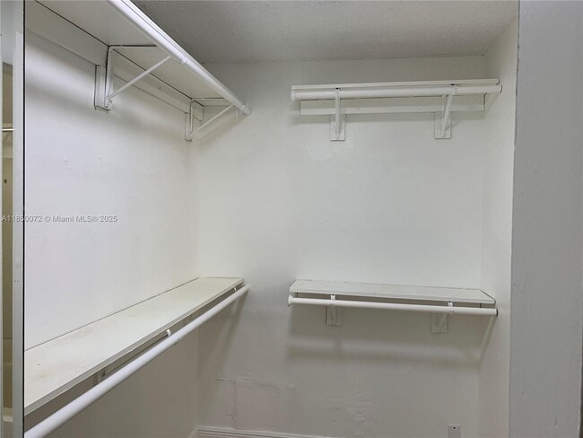 Foto del edificio - 4210 NW 21st St