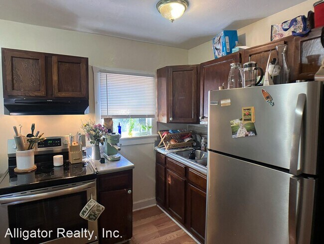 Foto del edificio - 2 br, 1 bath House - 819 NW 6th Avenue