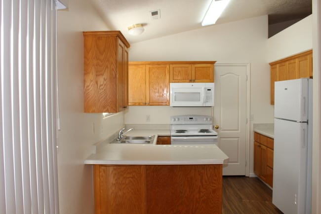 Building Photo - 470 E 1100 S