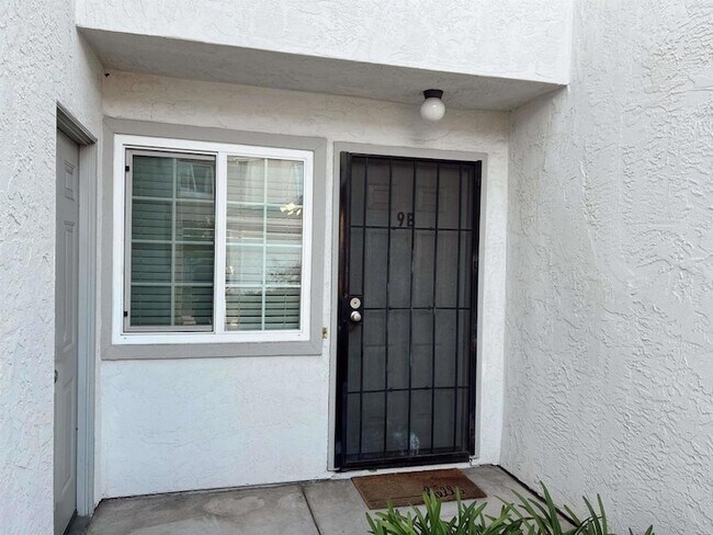 Building Photo - 1465 E Lexington Avenue Unit 9B