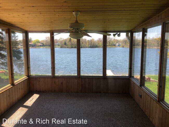 Building Photo - 3 br, 1 bath House - 210 Lake Shore Drive