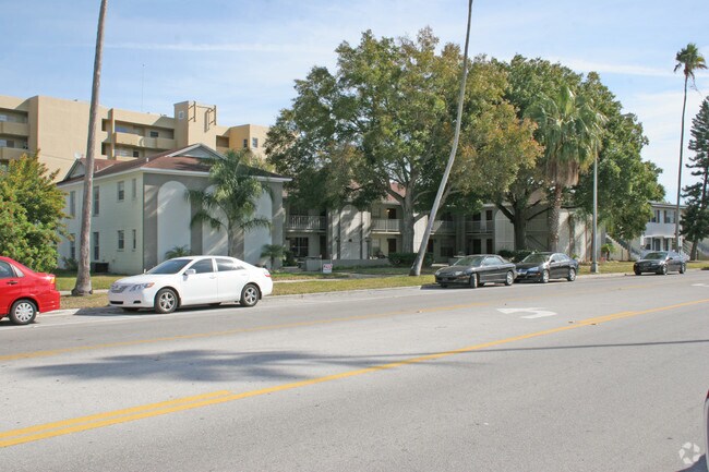 Building Photo - Amber Oaks Apartments