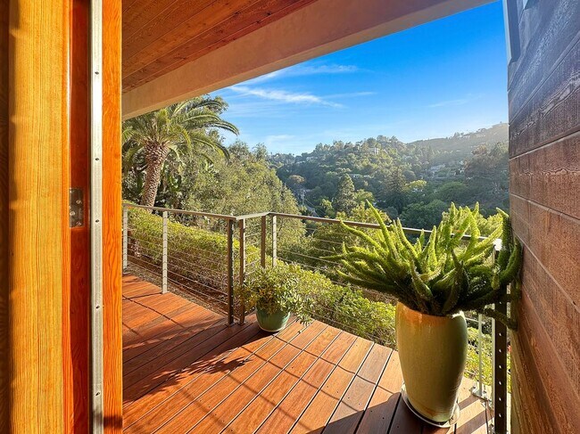 Foto del edificio - 8265 Mannix Dr