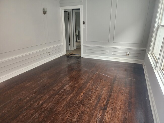 Dining room - 7731 S Yates Blvd