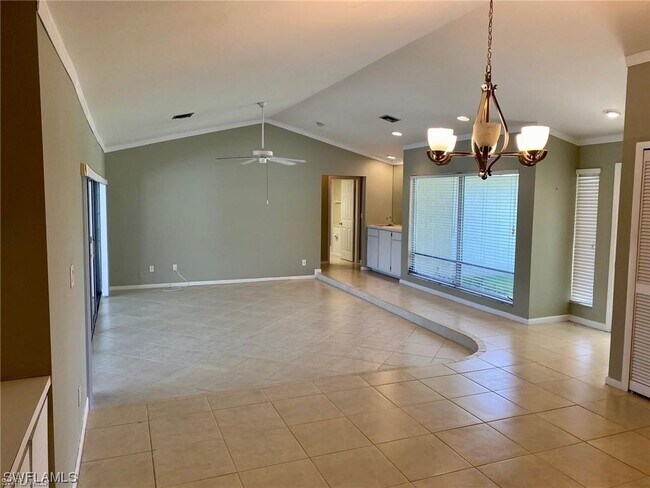 Foto del edificio - 801 SE 41st St