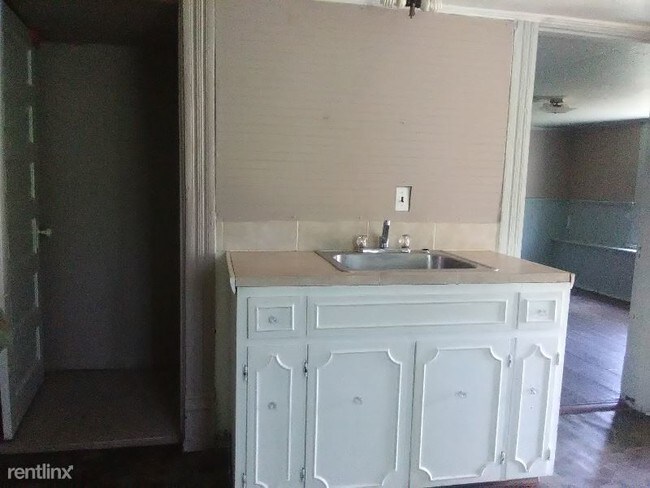 Building Photo - 1 br, 1 bath Apartment - 1020. 5 Bedford Ave