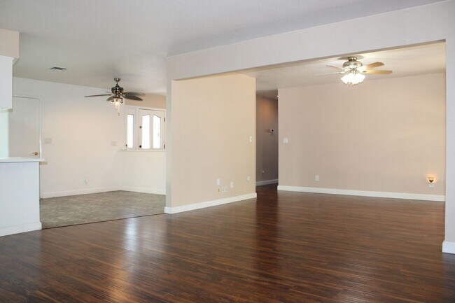 Building Photo - 1513 Dana Way