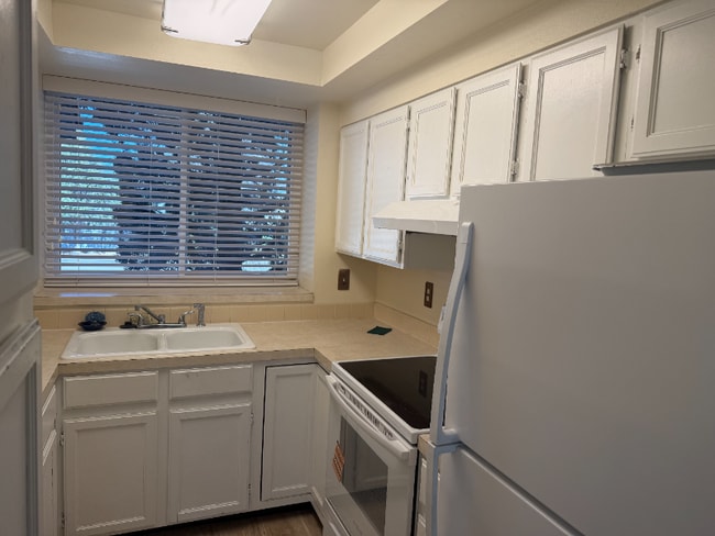 Foto del edificio - 3025 W Stuart St