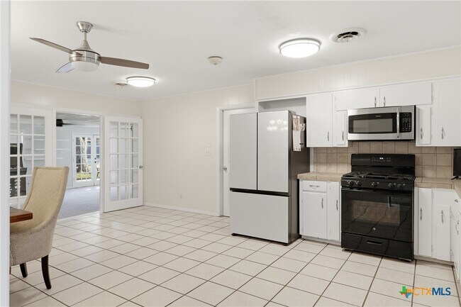 Foto del edificio - 803 Hibiscus Ln