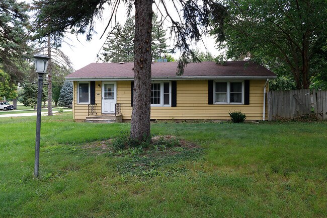 Building Photo - 519 Conant Ave